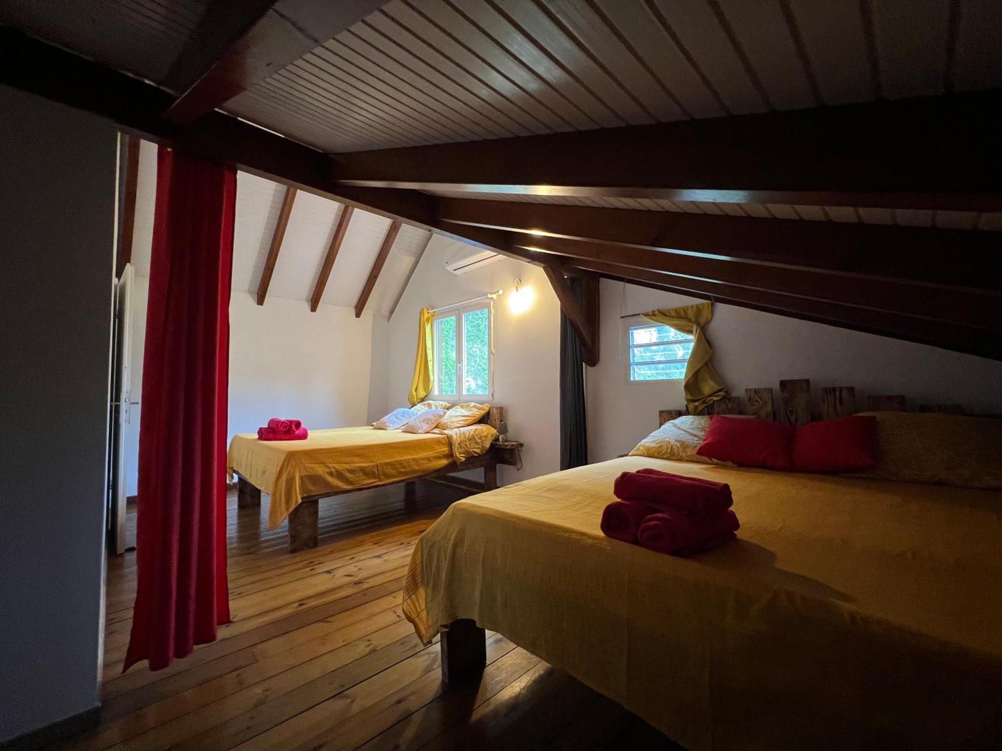 Villa Au Calme Avec Jacuzzi, Villa Le Boursoie Лез-Абим Экстерьер фото
