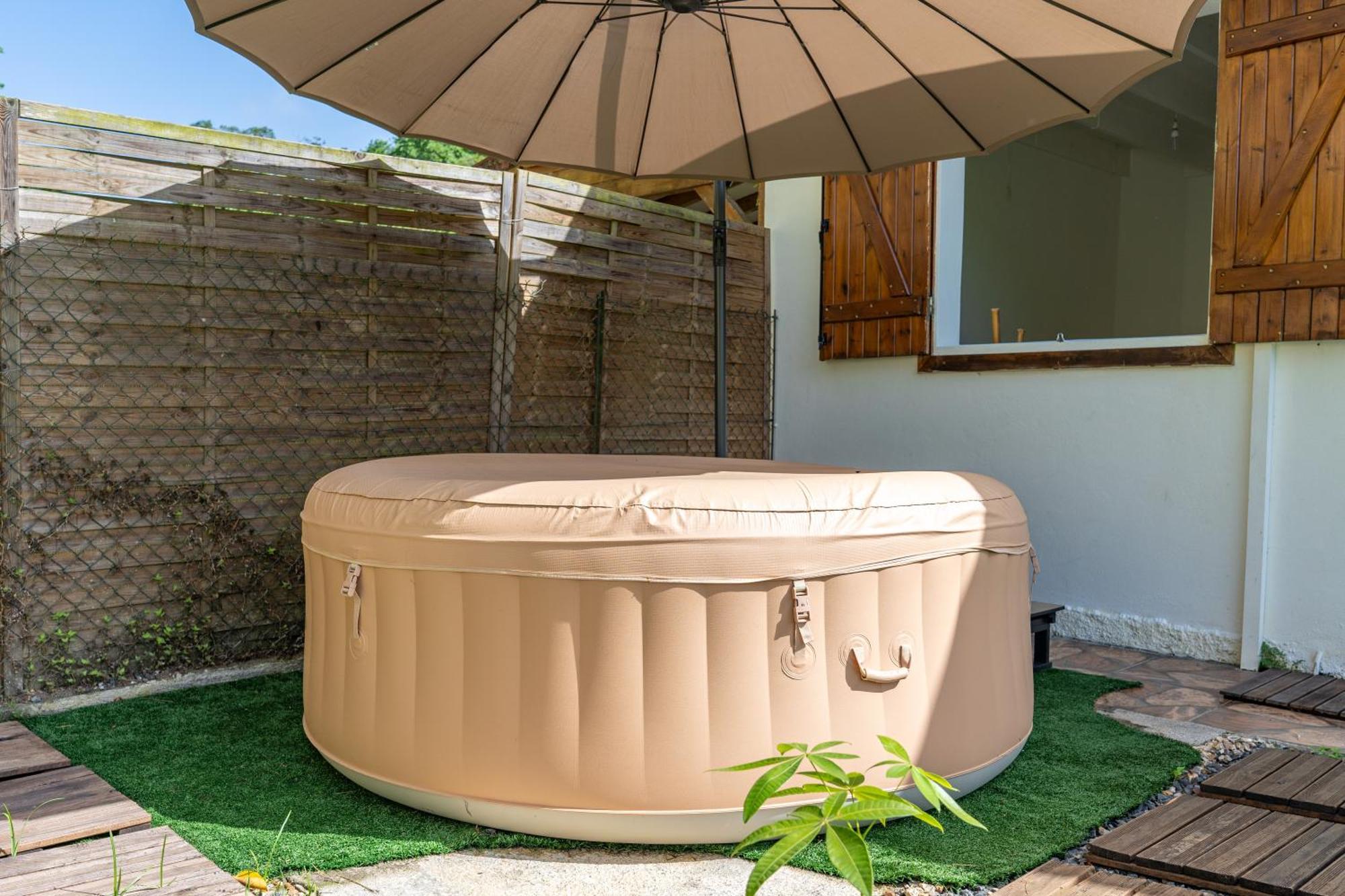 Villa Au Calme Avec Jacuzzi, Villa Le Boursoie Лез-Абим Экстерьер фото